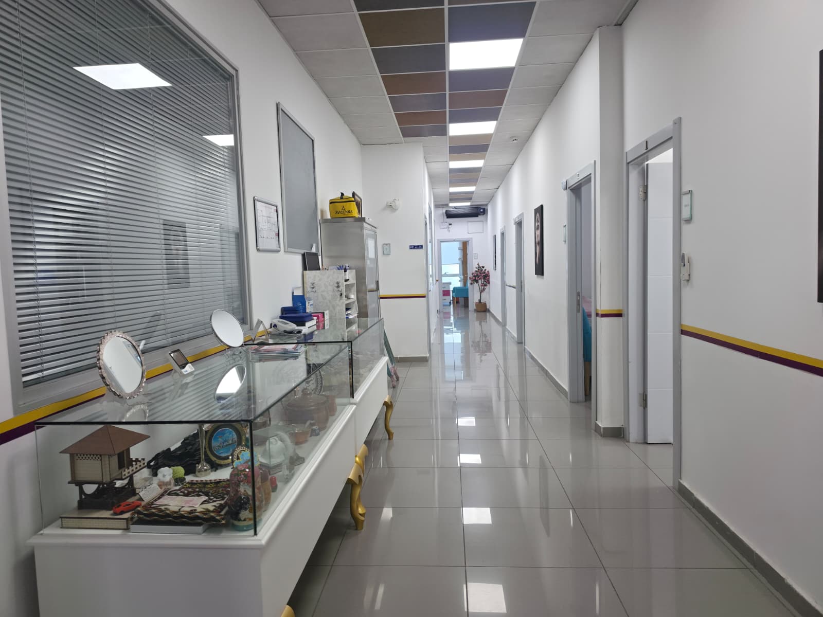 Kliniğin iç koridoru
